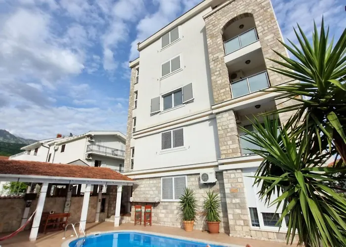 Mila & Aleksandr Apartments