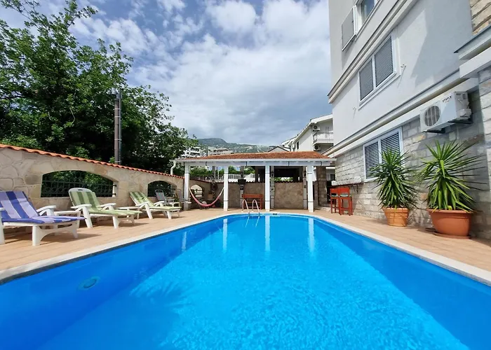 Mila & Aleksandr Apartments